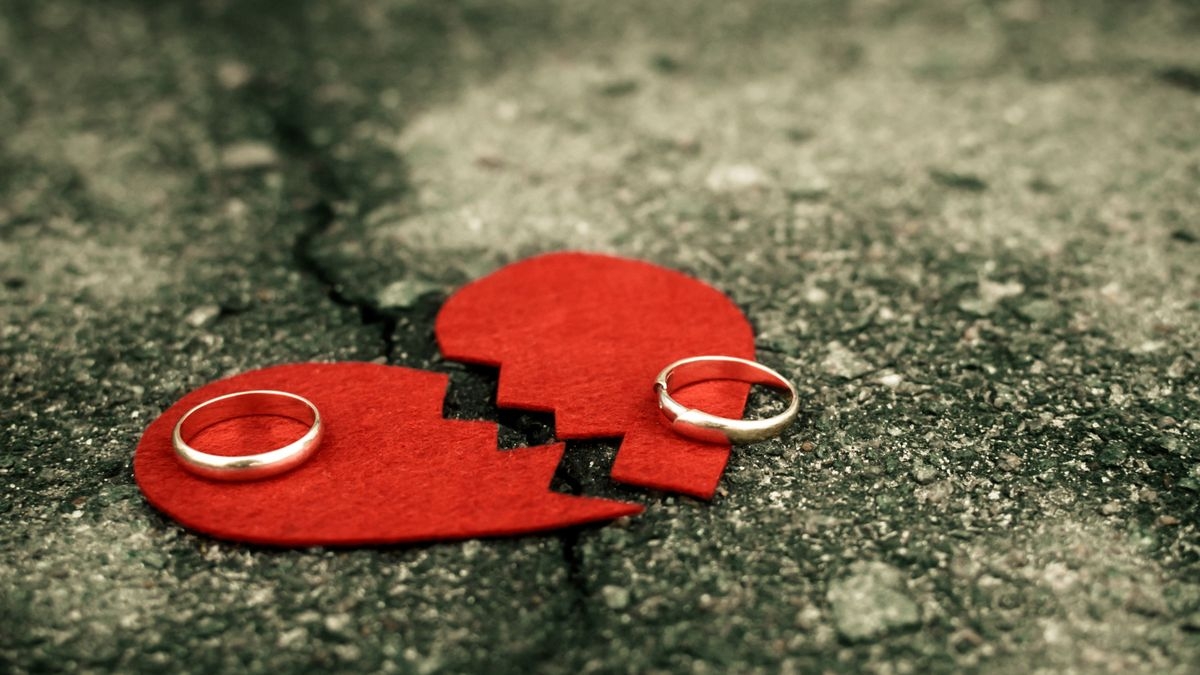 Cheating Spouses Caught on Tape