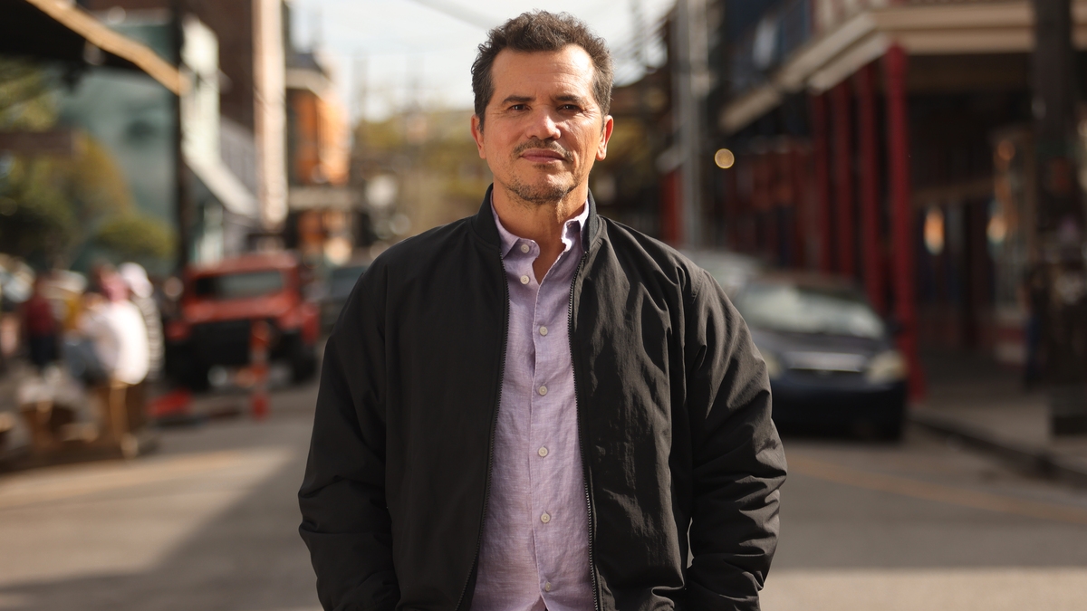 Leguizamo Does America