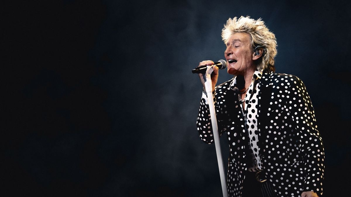 Forever Young: A Grammy Salute to Rod Stewart Live